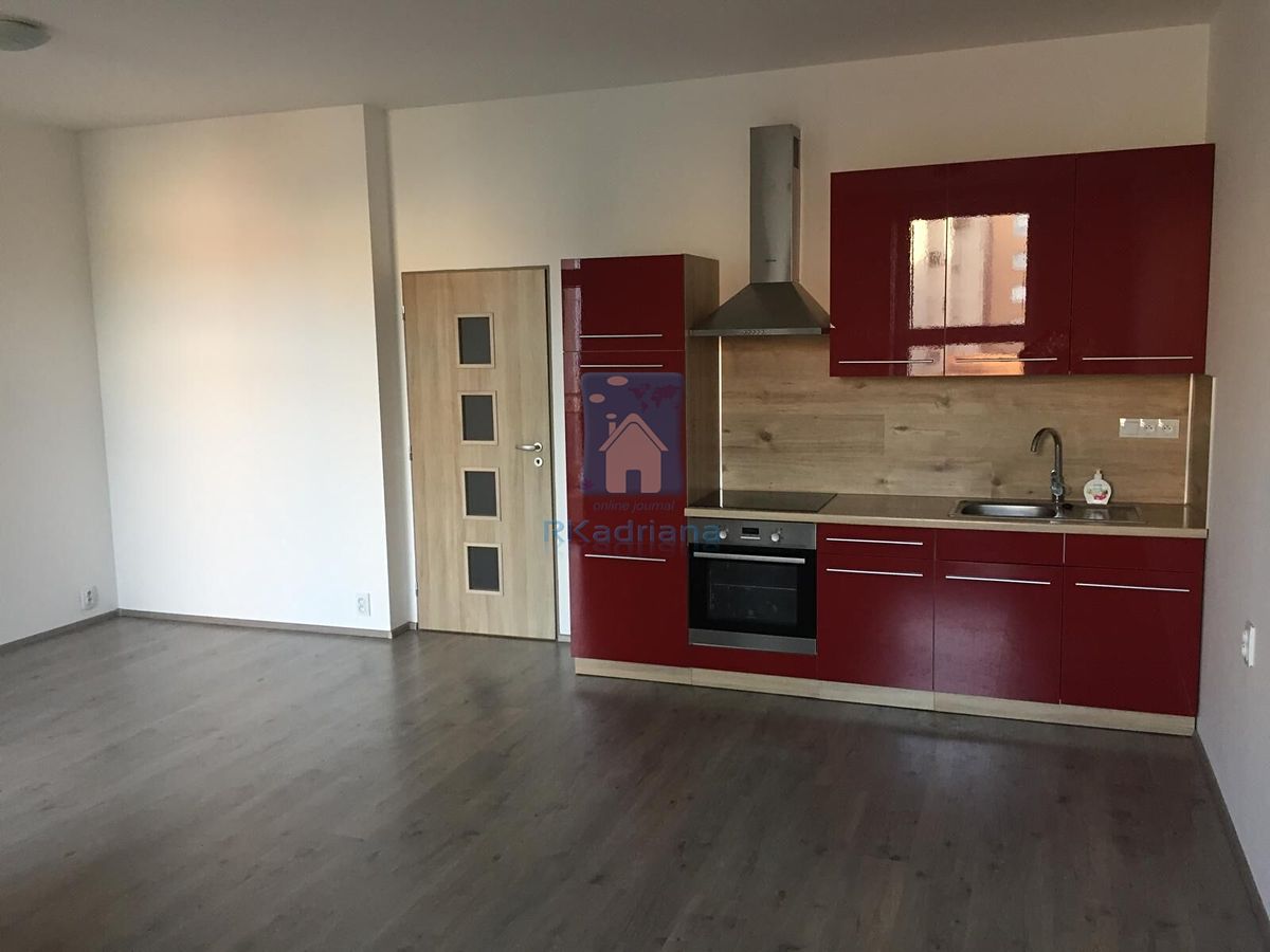 Pronájem bytu 1+kk 35 m²