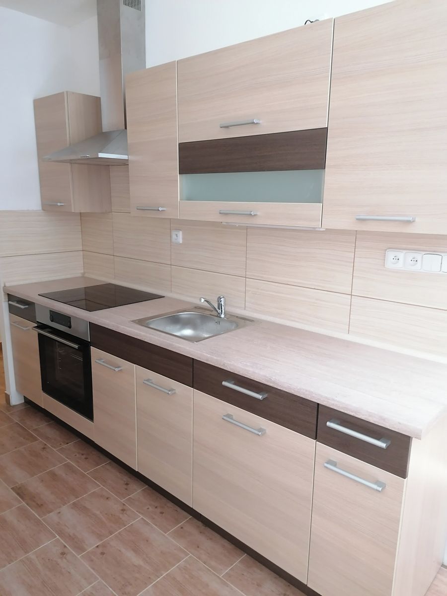 Pronájem bytu 2+1 57 m² – fotografie 2