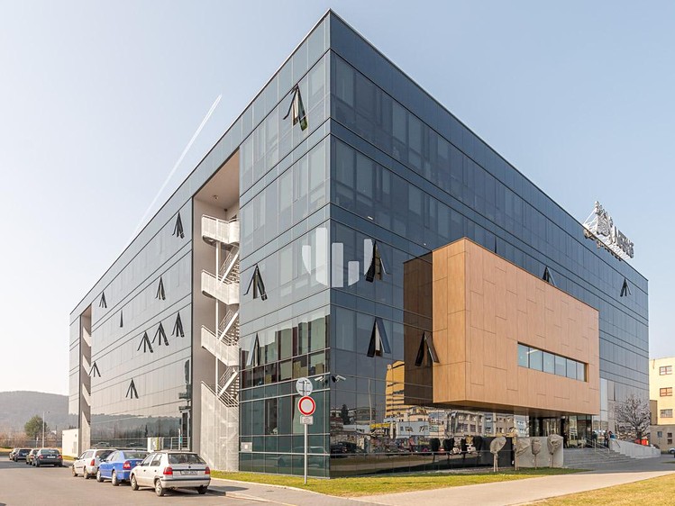 Gewerbefläche zur Miete, 400 m² (1 von 10)