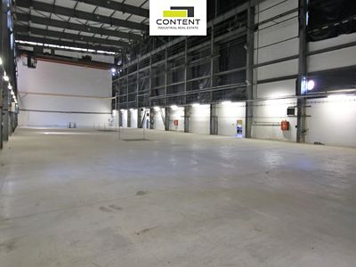 Pronájem skladového prostoru 2399 m²