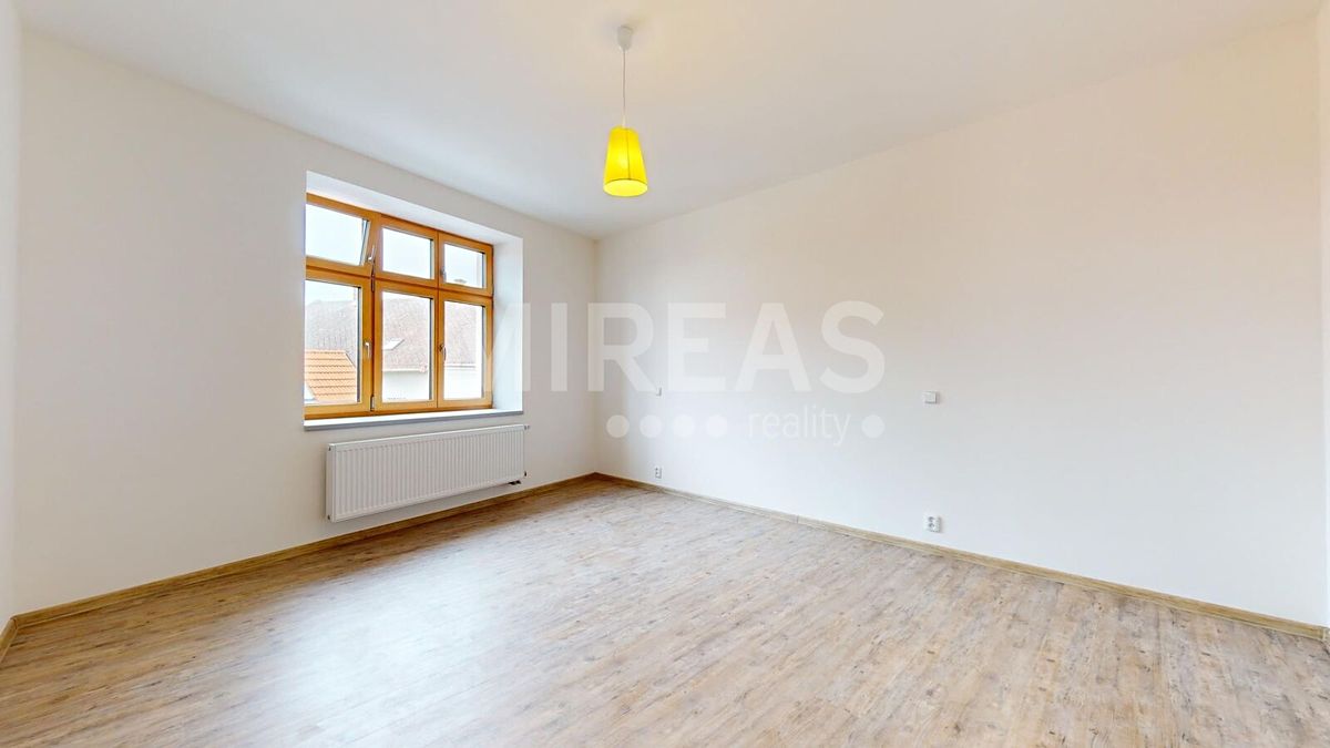 Pronájem bytu 2+kk 58 m² – fotografie 3
