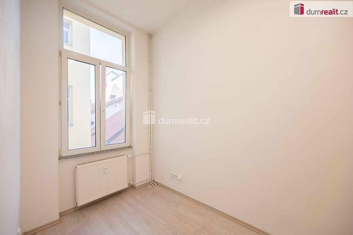 Pronájem kanceláře 10 m² – fotografie 3