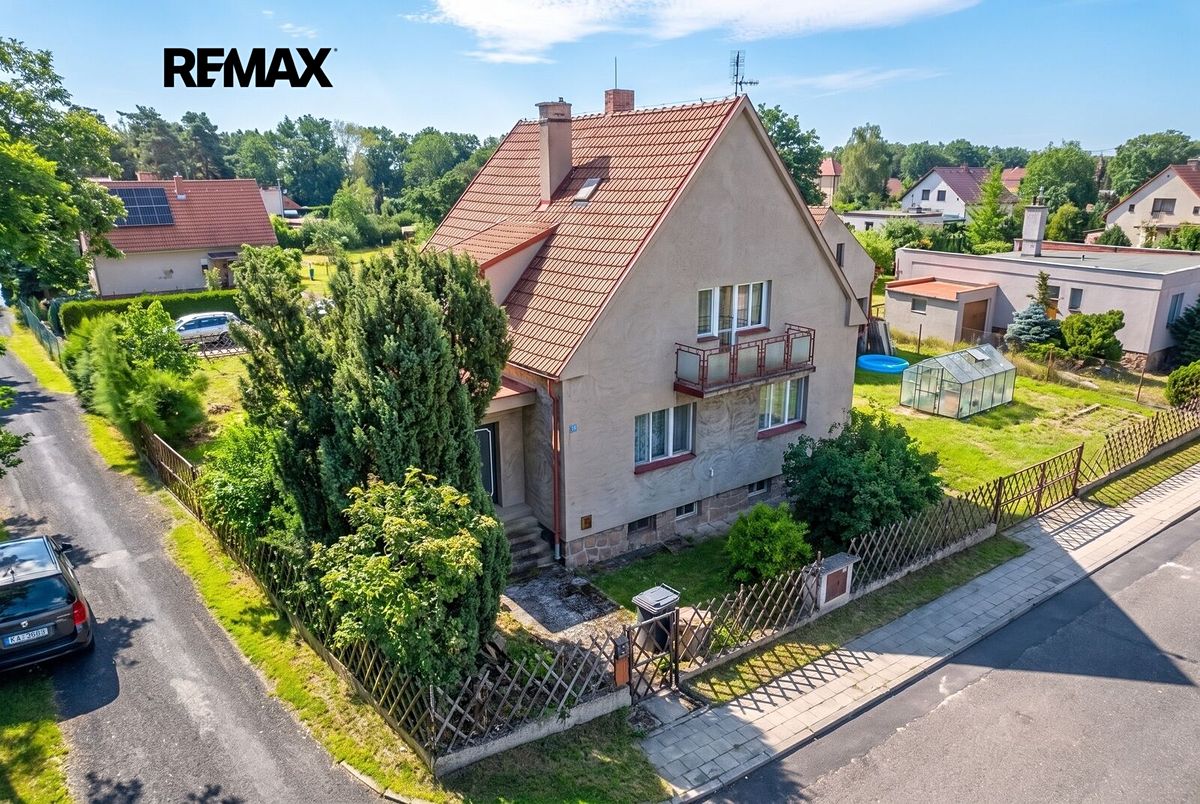 Prodej rodinného domu 260 m², pozemek 839 m² – fotografie 3