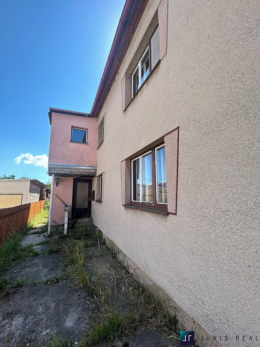 Prodej rodinného domu 140 m², pozemek 523 m² – fotografie 2