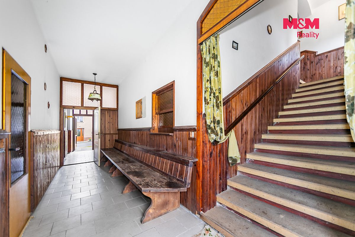Prodej rodinného domu 371 m², pozemek 603 m² – fotografie 5