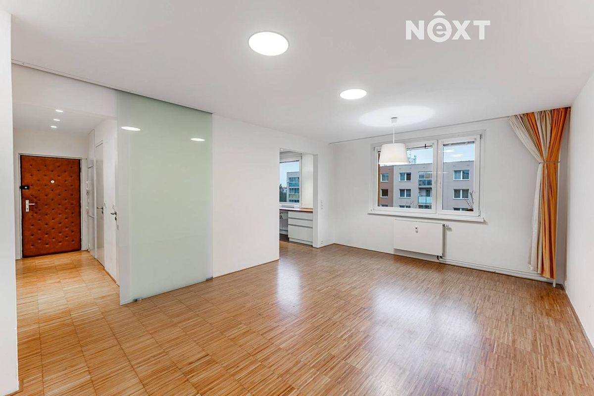 Pronájem bytu 2+1 65 m² – fotografie 3