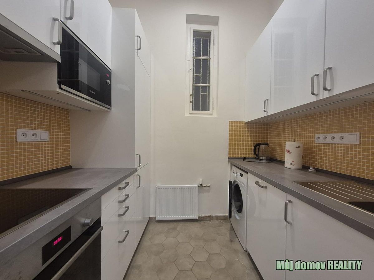 Pronájem bytu 1+kk 38 m²