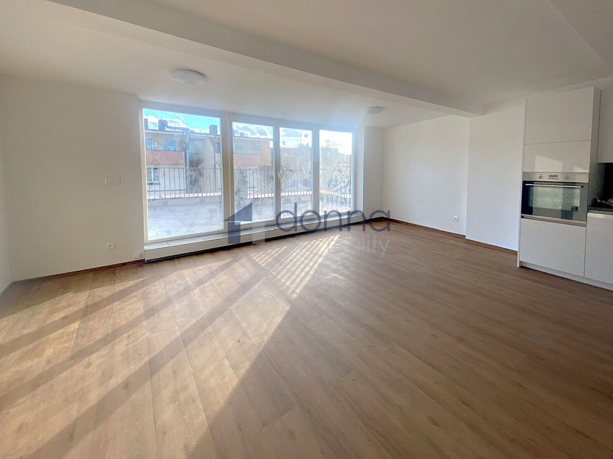 Pronájem bytu 3+kk 90 m² – fotografie 2