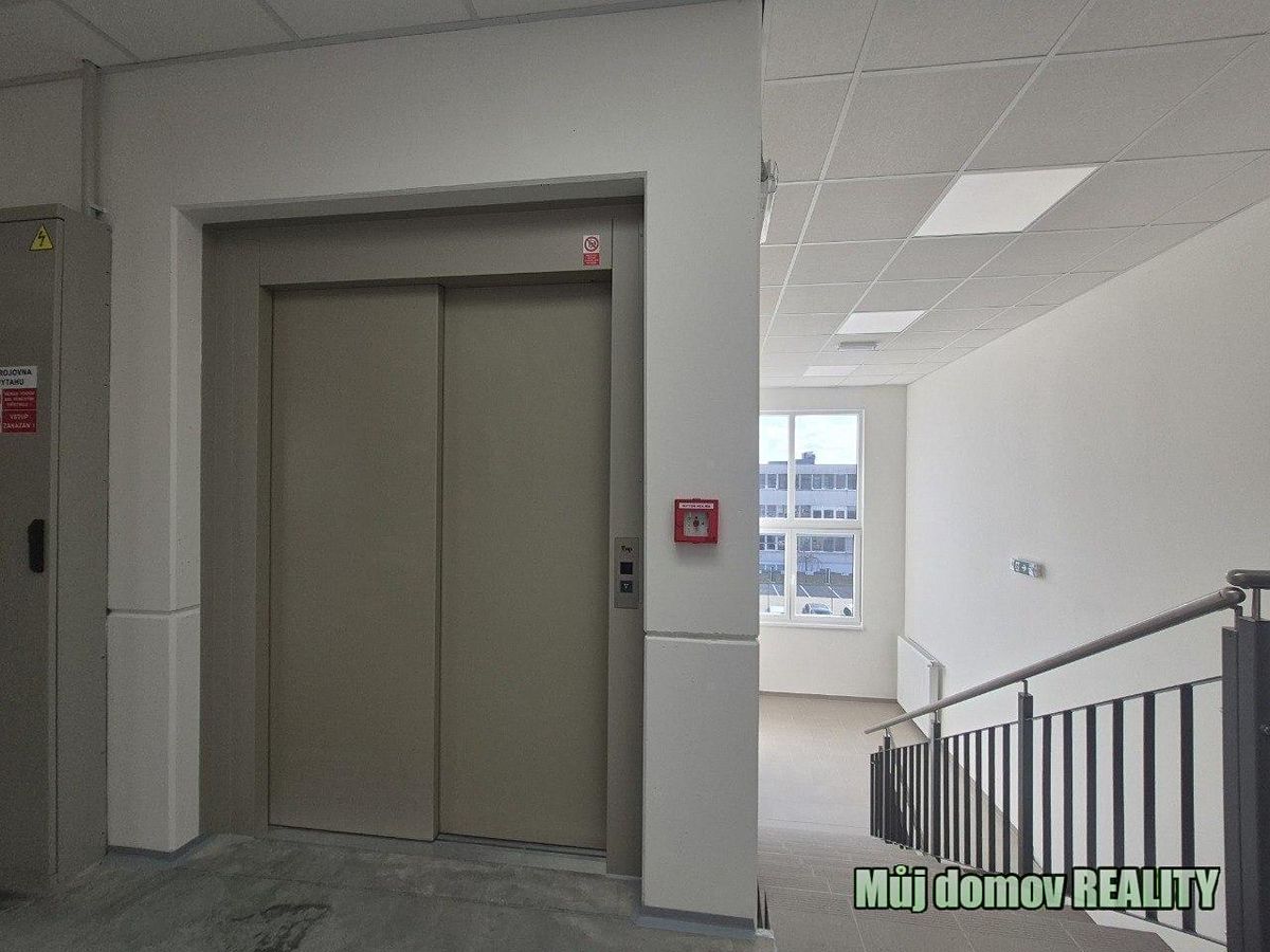 Pronájem skladového prostoru 550 m² – fotografie 3
