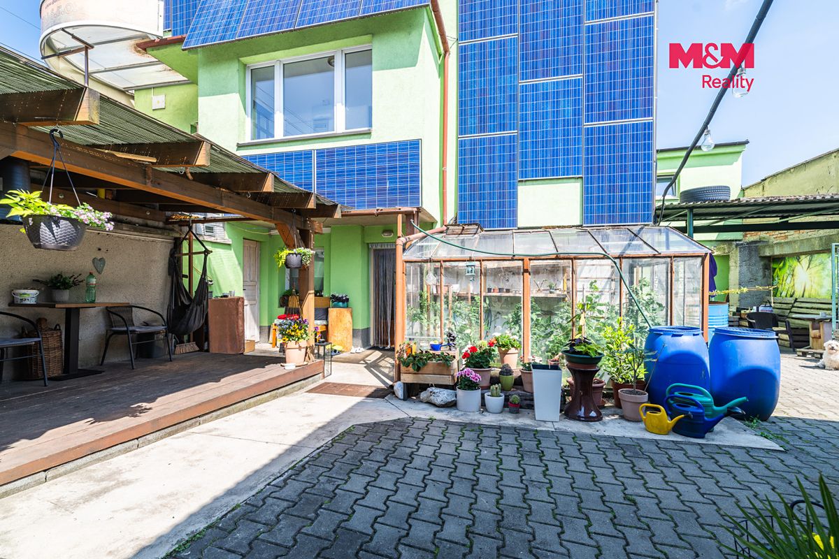 Prodej rodinného domu 422 m², pozemek 489 m² – fotografie 3