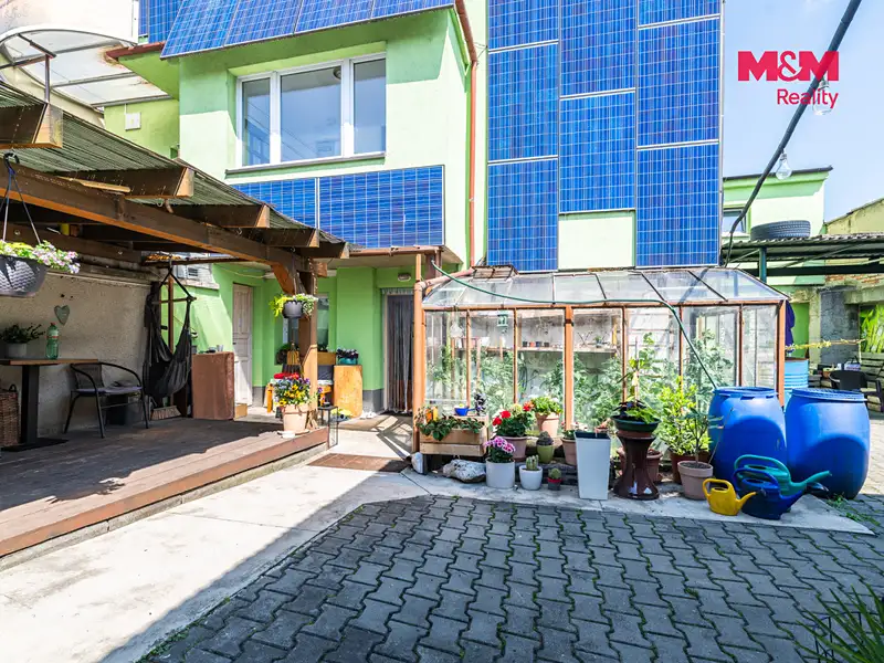 Prodej rodinného domu 422 m², pozemek 489 m², Otrokovice – náhled fotky 3