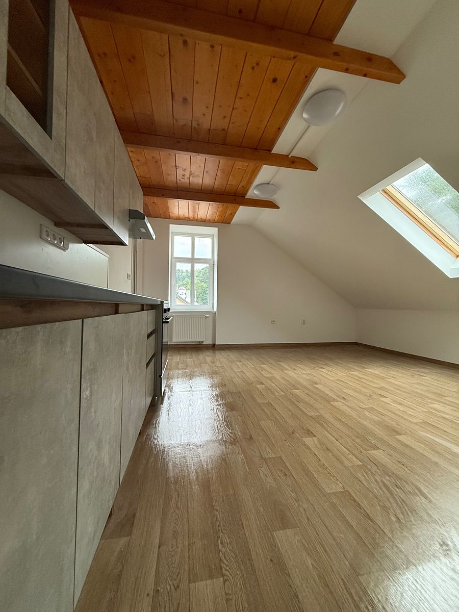 Pronájem bytu 2+kk 56 m² – fotografie 2