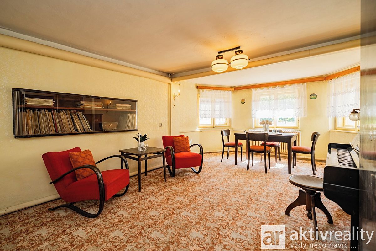 Prodej rodinného domu 307 m², pozemek 841 m²
