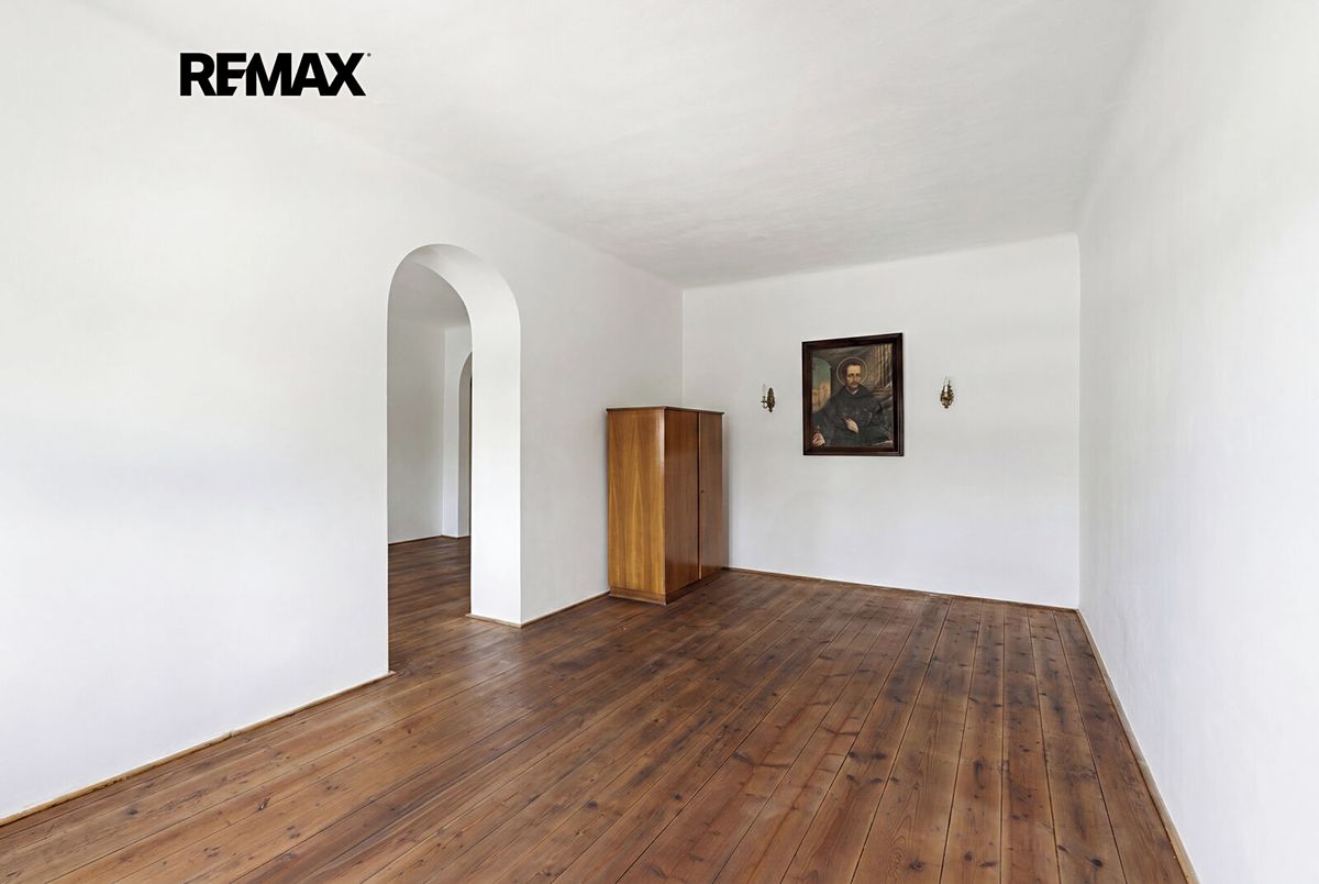 Prodej rodinného domu 735 m², pozemek 3134 m² – fotografie 5