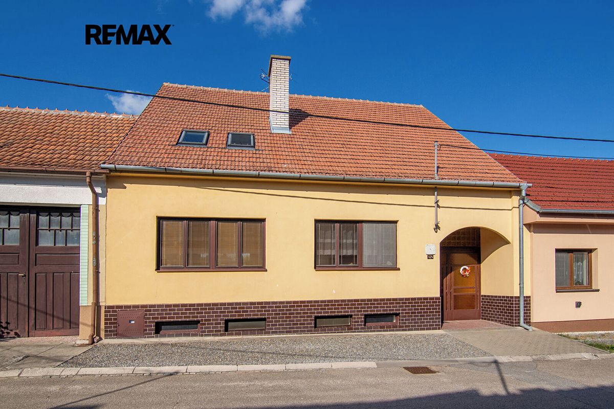Prodej rodinného domu 225 m², pozemek 780 m²