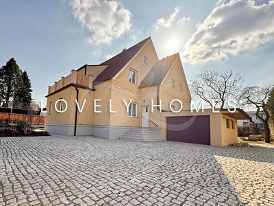 Pronájem rodinného domu 256 m², pozemek 1100 m²