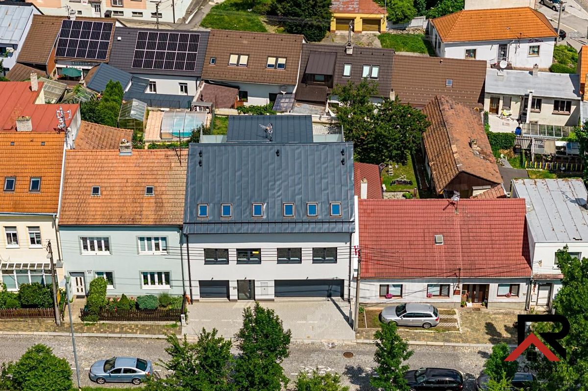 Pronájem bytu 2+kk 50 m² – fotografie 2