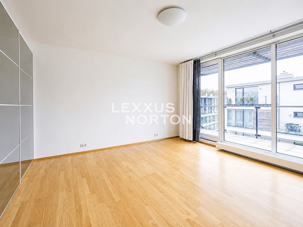 Pronájem bytu 5+kk 185 m² – fotografie 4