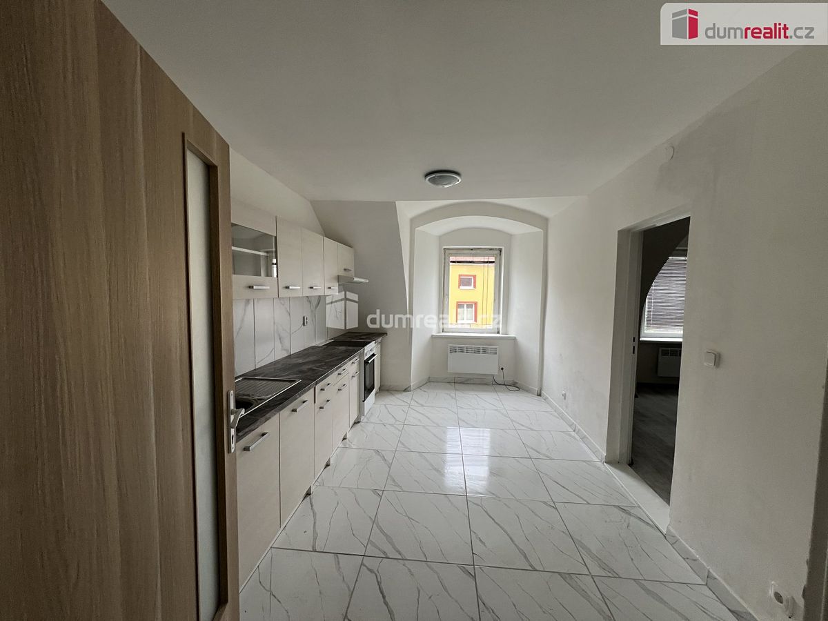 Prodej rodinného domu 249 m², pozemek 249 m² – fotografie 4