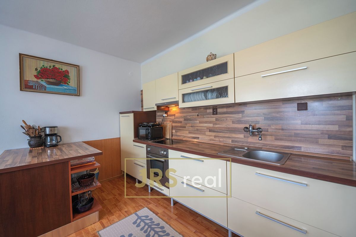 Prodej rodinného domu 185 m², pozemek 872 m² – fotografie 4