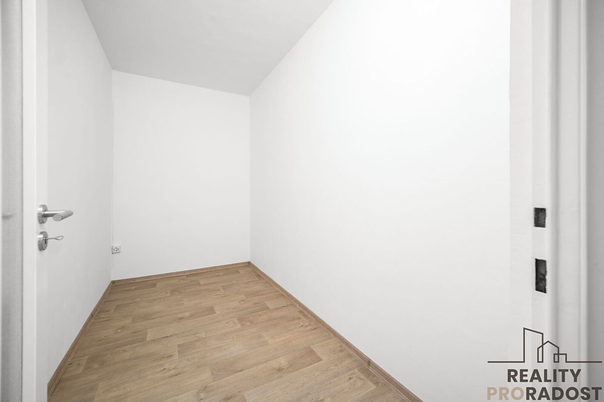 Pronájem bytu 1+1 51 m² – fotografie 5
