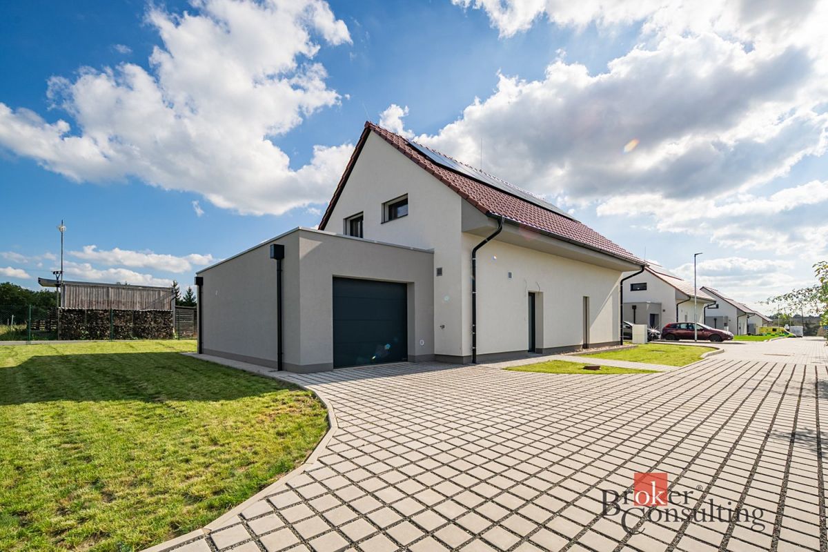 Prodej rodinného domu 164 m², pozemek 723 m² – fotografie 3