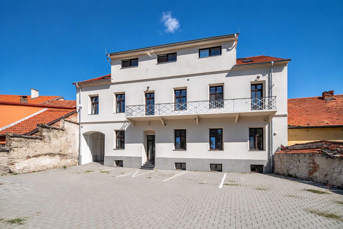 Prodej činžovního domu 658 m²