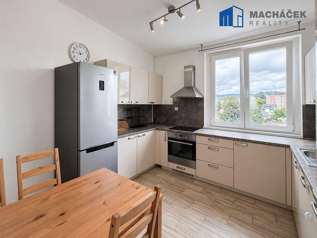 Pronájem bytu 2+1 60 m² – fotografie 3