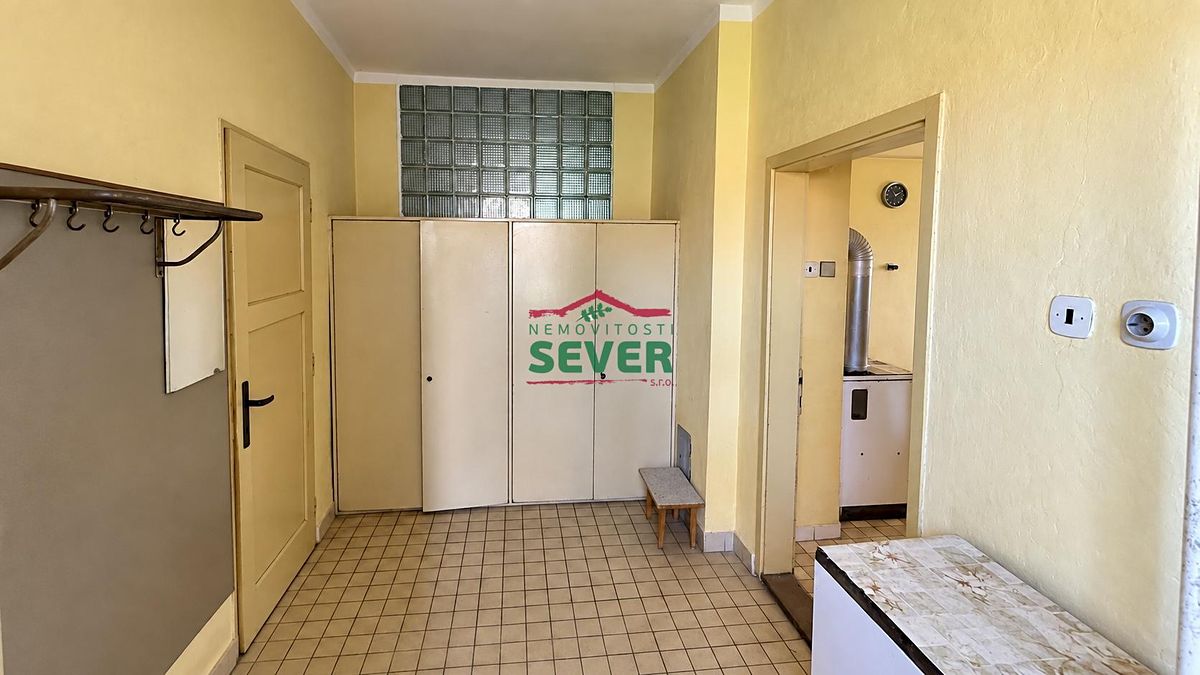 Prodej rodinného domu 241 m², pozemek 1596 m² – fotografie 5