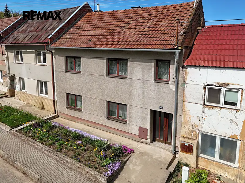 Prodej vícegeneračního domu 180 m², pozemek 710 m², Němčice nad Hanou – náhled fotky 2
