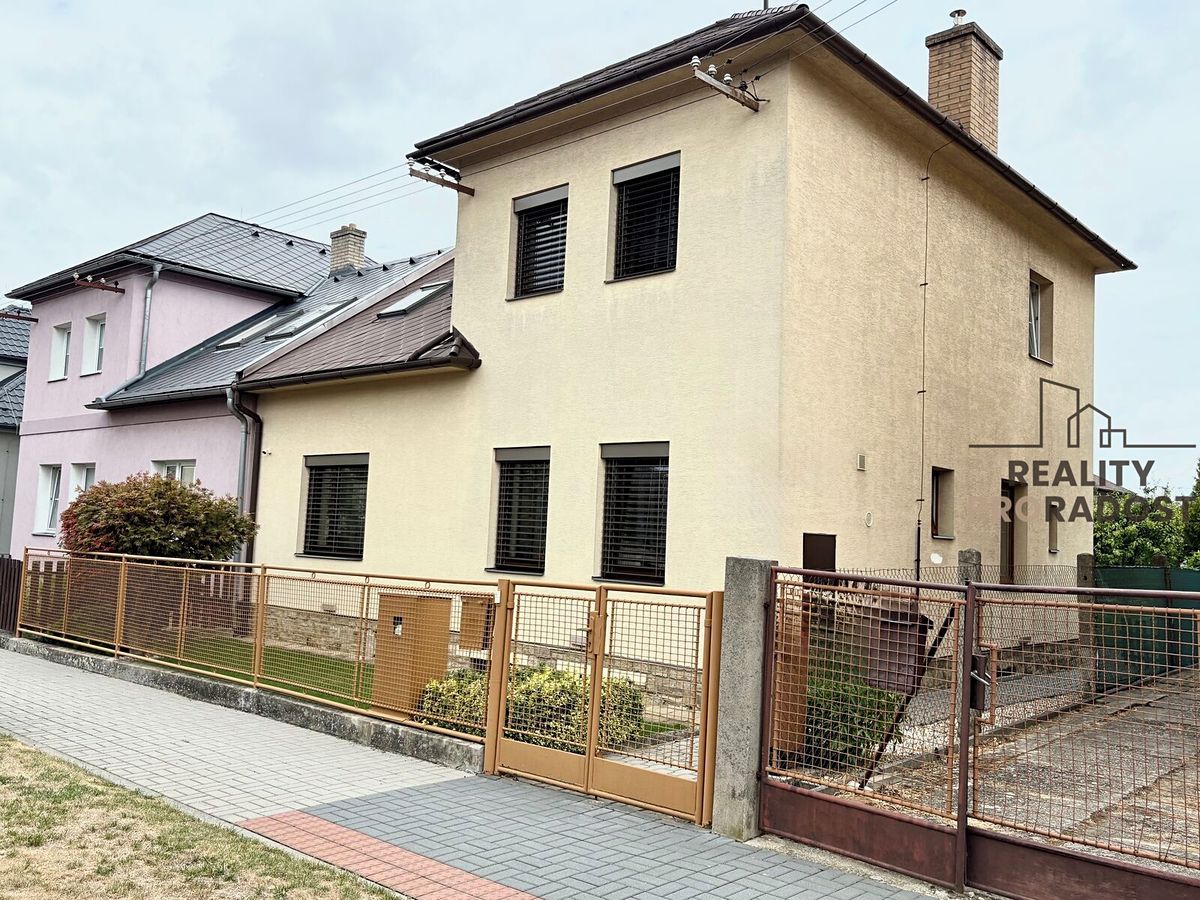 Prodej rodinného domu 180 m², pozemek 369 m²
