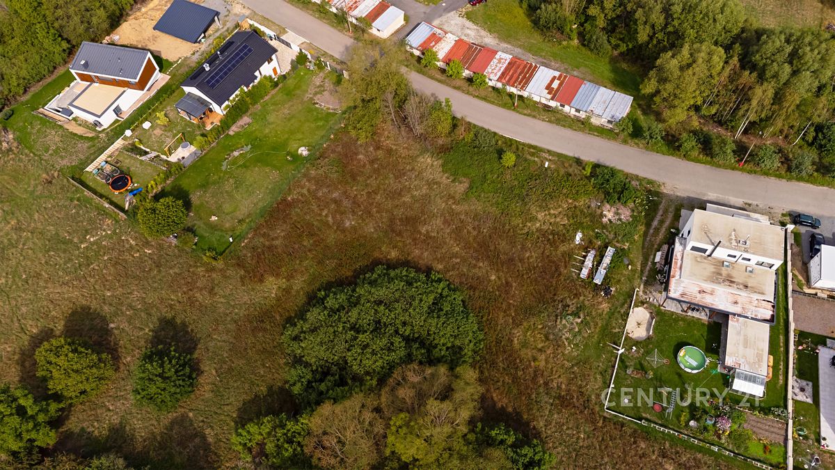 Prodej stavebního pozemku 812 m² – fotografie 2