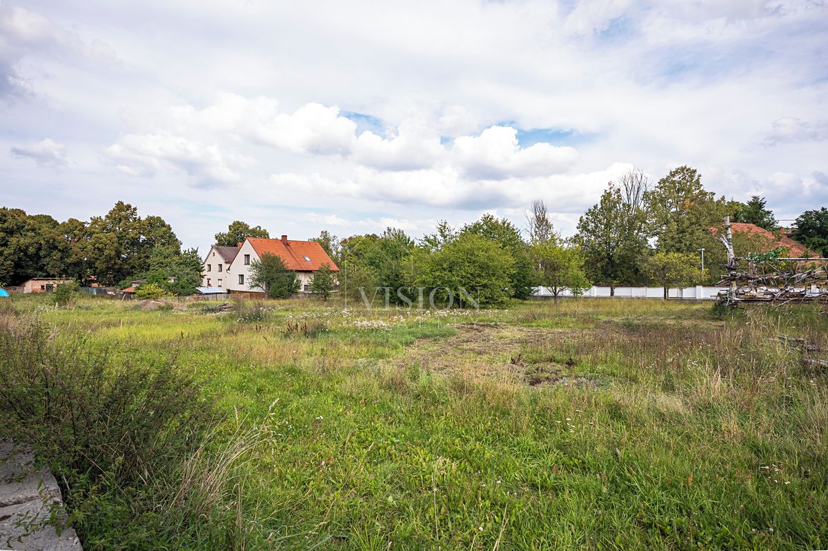 Prodej stavebního pozemku 1026 m², Ouběnice – fotka 1 z 3