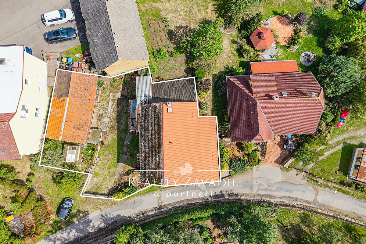 Prodej rodinného domu 210 m², pozemek 394 m² – fotografie 2