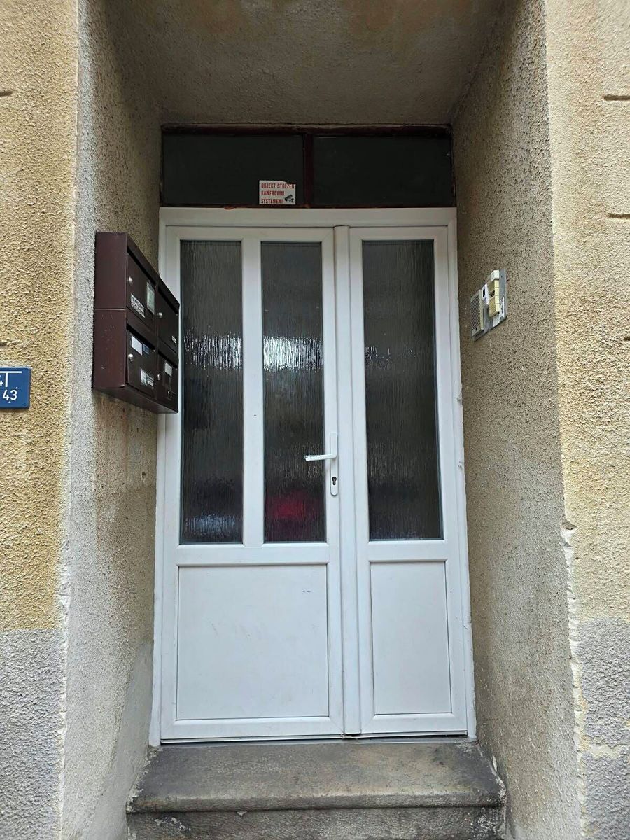 Prodej rodinného domu 320 m², pozemek 241 m² – fotografie 2
