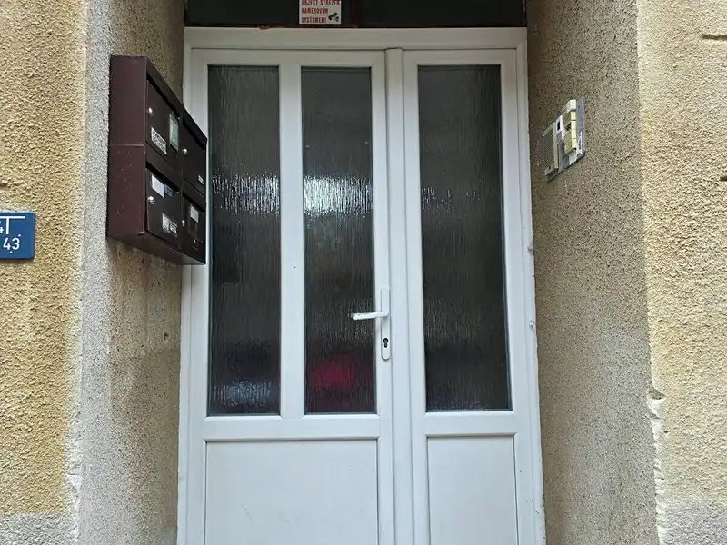 Prodej rodinného domu 320 m², pozemek 241 m², Chomutov – náhled fotky 2