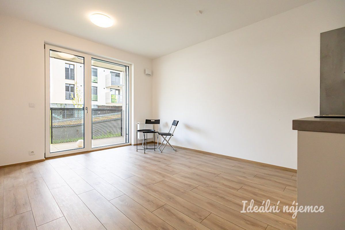 Pronájem bytu 2+kk 44 m² – fotografie 4