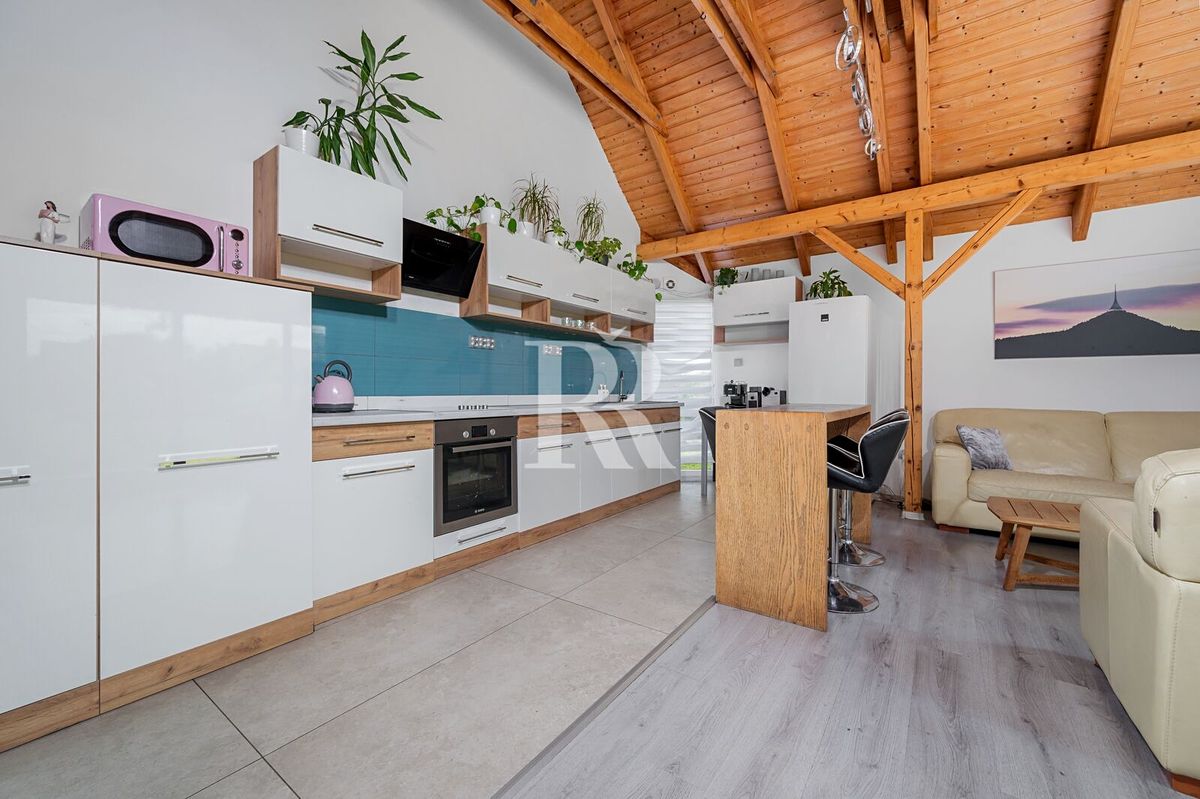 Prodej rodinného domu 120 m², pozemek 1114 m² – fotografie 3