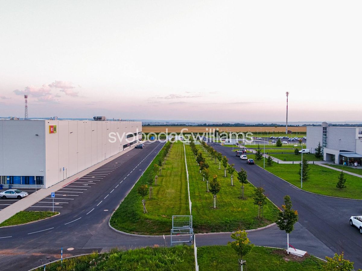 Pronájem skladového prostoru 4246 m²