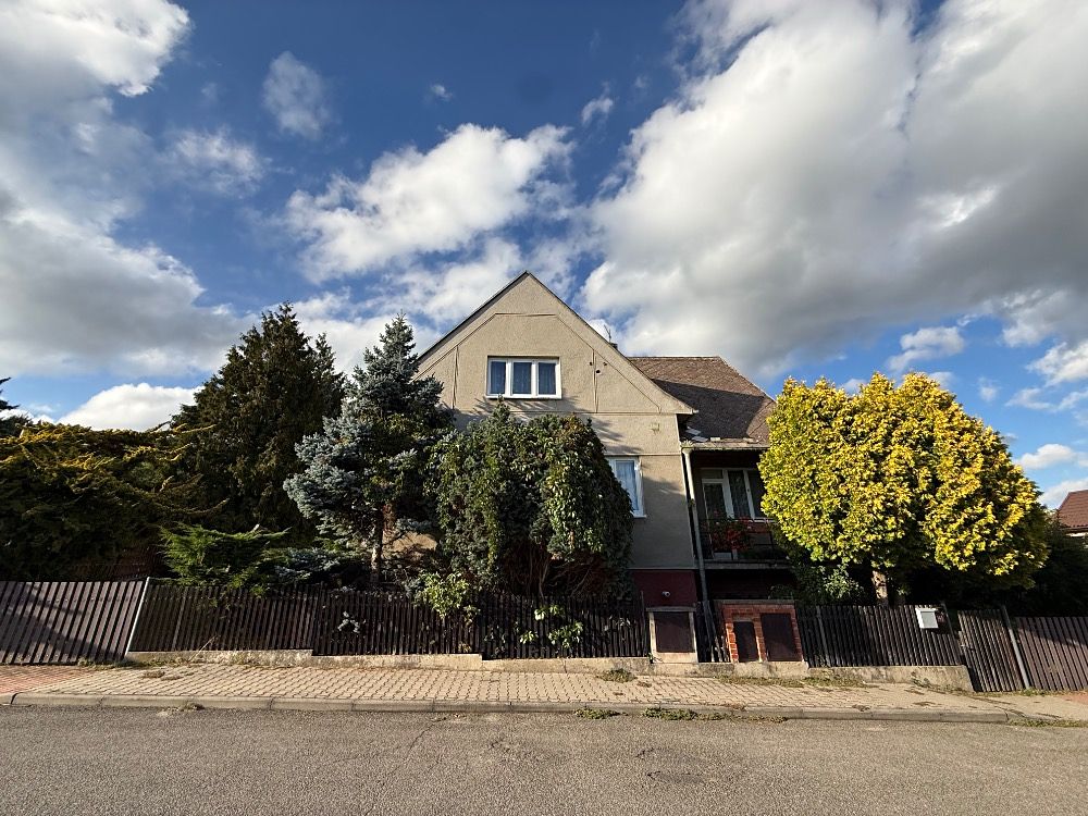 Prodej rodinného domu 160 m², pozemek 2386 m²
