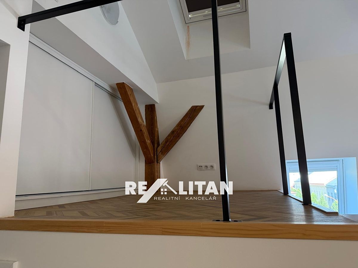 Pronájem bytu 2+kk 62 m² – fotografie 5