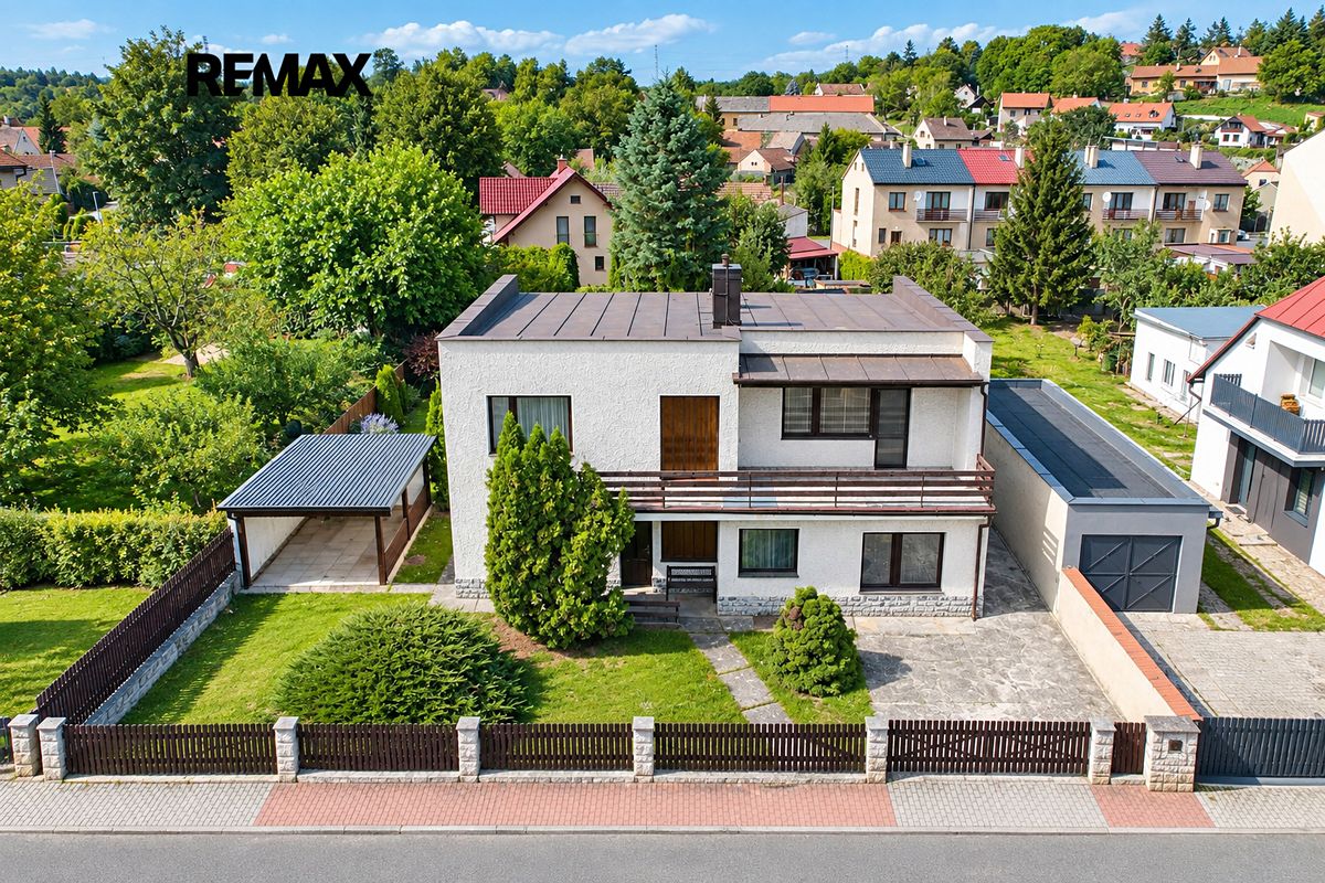 Prodej rodinného domu 250 m², pozemek 833 m²