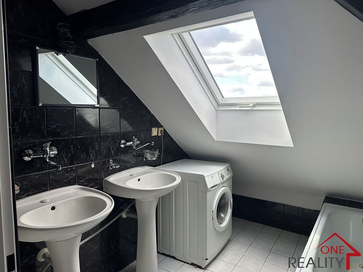 Pronájem bytu 3+1 90 m² – fotografie 2