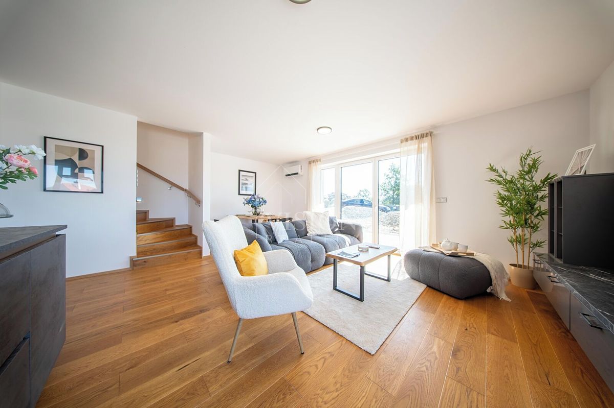 Prodej rodinného domu 149 m², pozemek 411 m² – fotografie 3