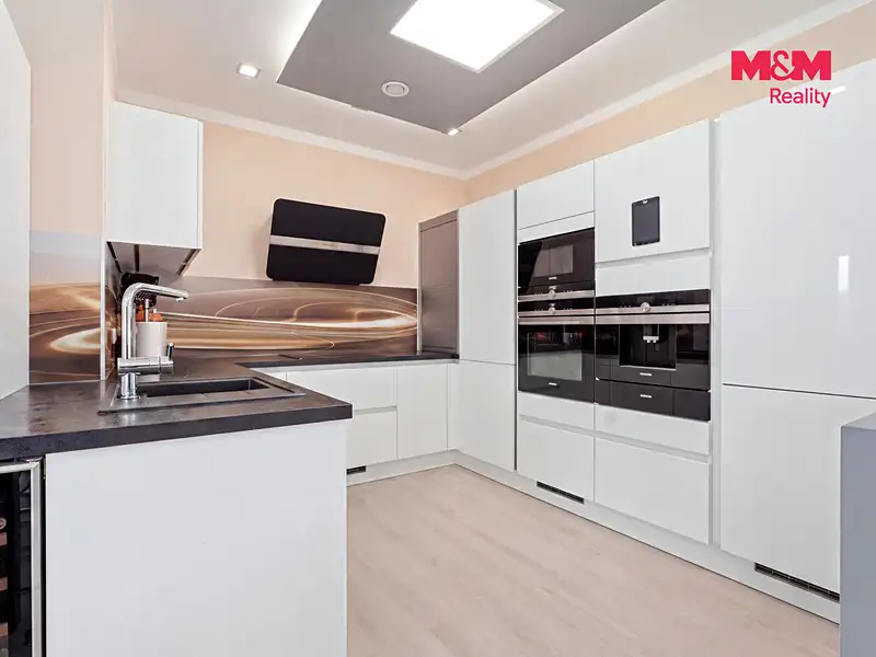 Prodej rodinného domu 225 m², pozemek 1913 m², Smržovka – náhled fotky 3