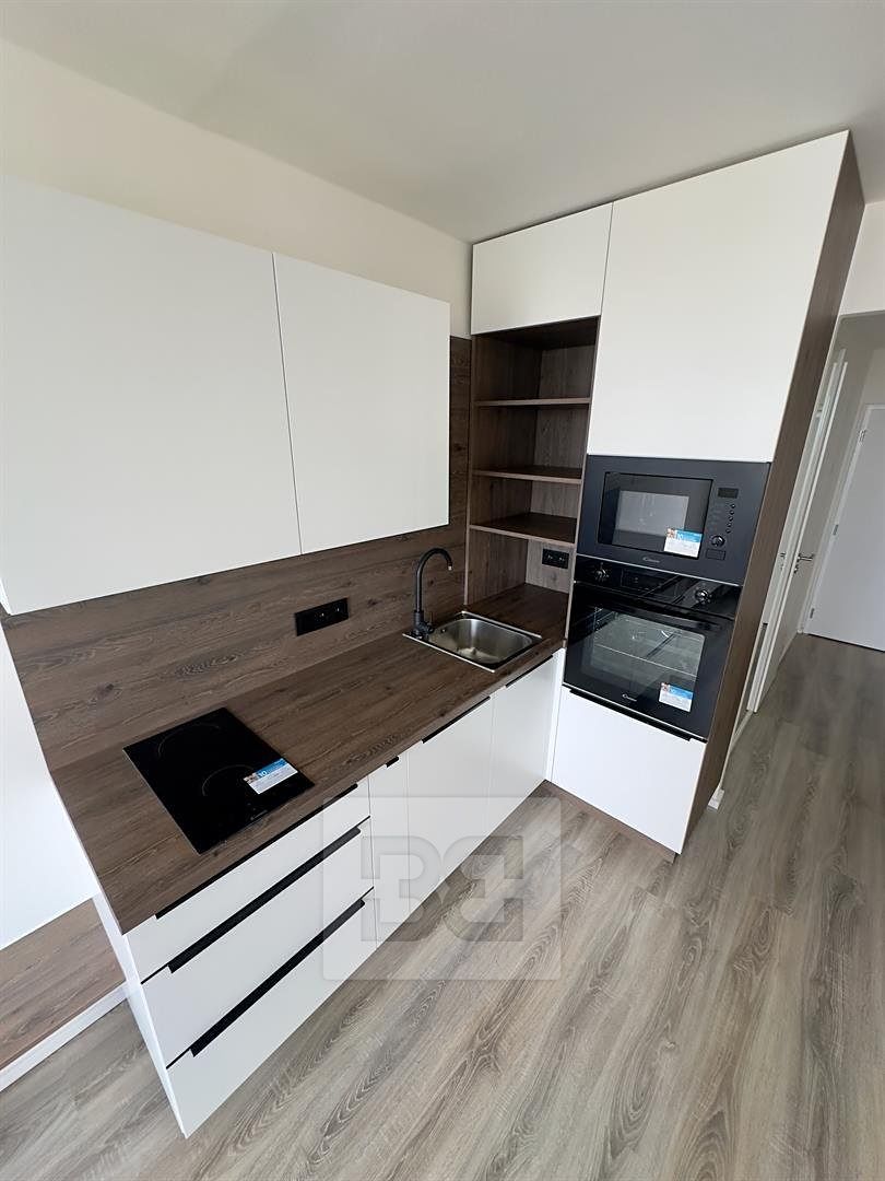 Pronájem bytu 1+kk 23 m² – fotografie 3