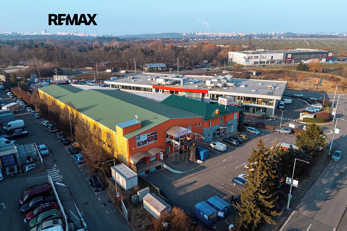 Pronájem skladového prostoru 1088 m²