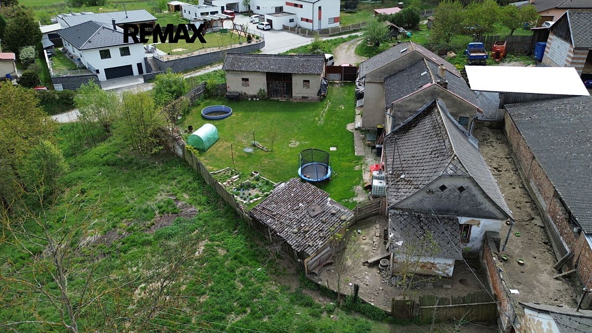Prodej rodinného domu 190 m², pozemek 890 m² – fotografie 3