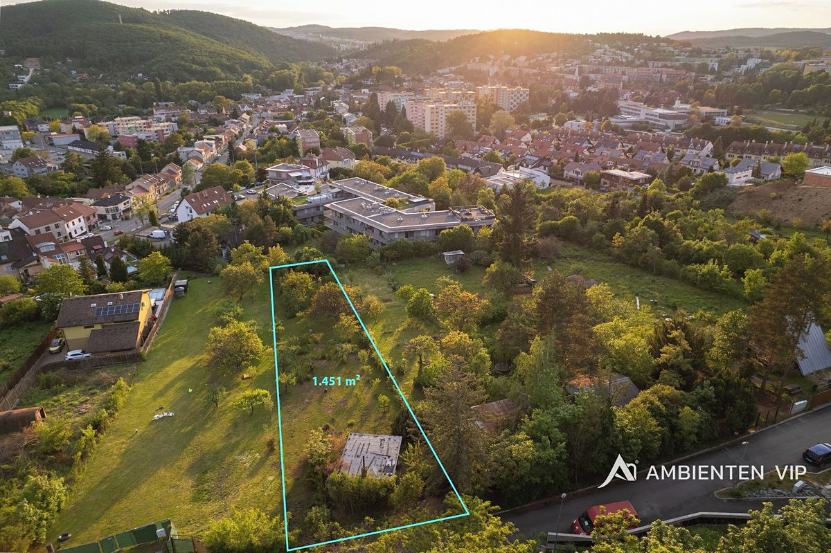 Prodej stavebního pozemku 1451 m² – fotografie 2
