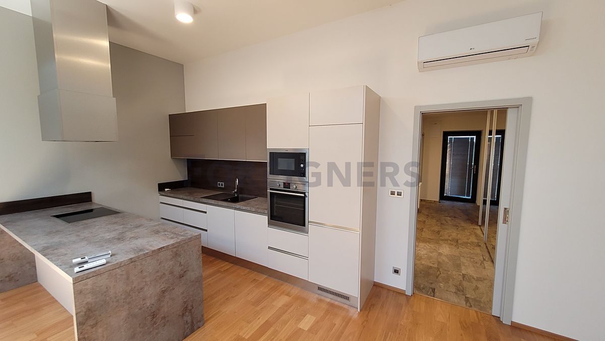 Pronájem bytu 2+kk 67 m² – fotografie 4